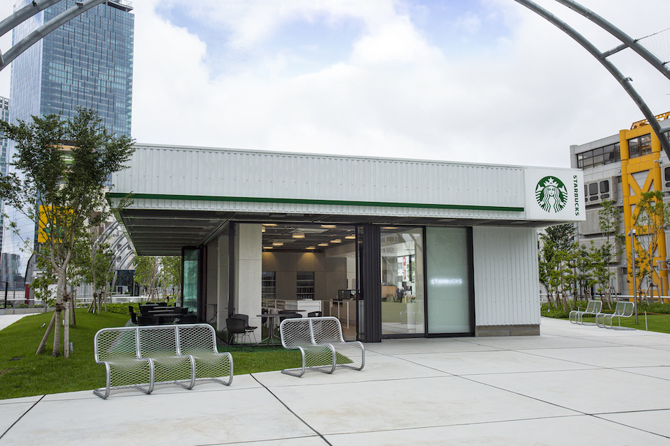 渋谷のランドマークで公園に囲まれた開放的なカフェタイムを 「スターバックス コーヒー MIYASHITA PARK 店」がオープン