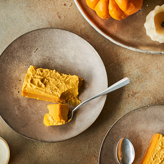 カボチャと濃厚バターを使った、 秋の味覚を目一杯楽しめるチーズケーキが数量限定で登場！